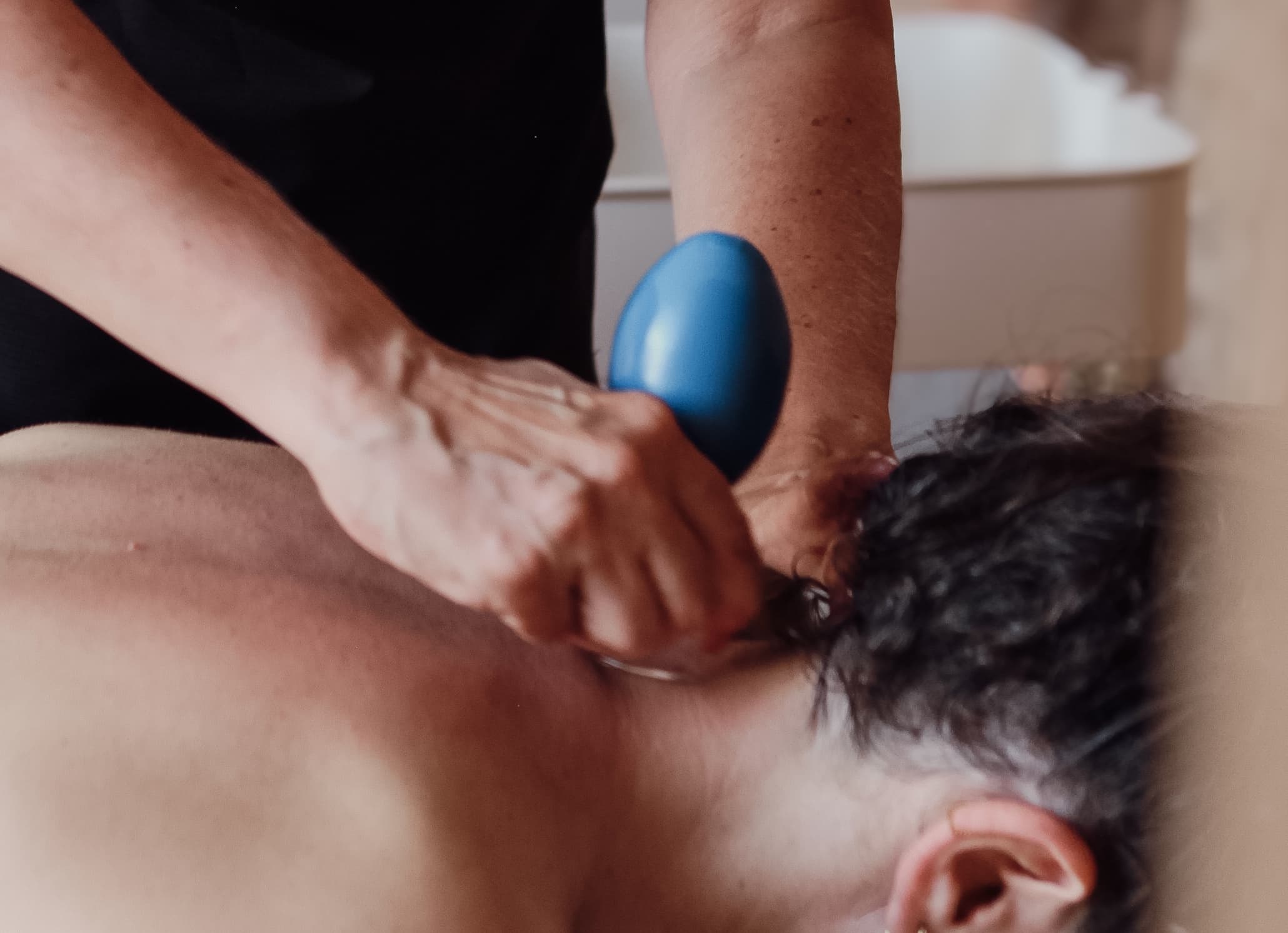 Cupping bij migraine: je hoofd (en lichaam) tot rust laten komen